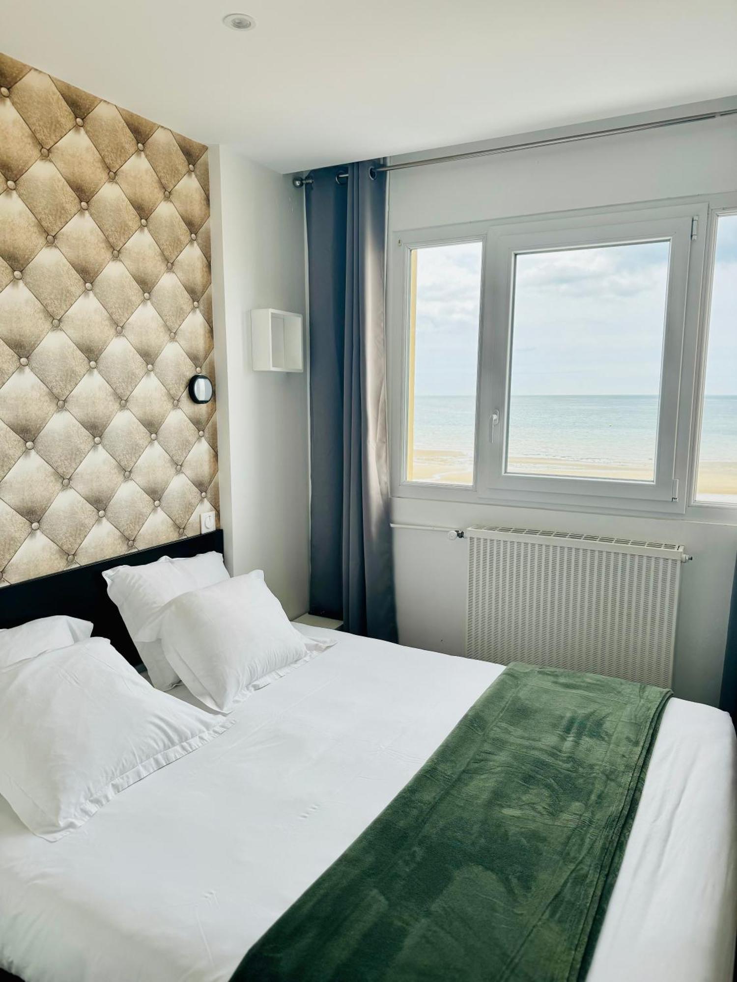 Le Clos Normand Saint-Aubin-Sur-Mer  Exteriör bild