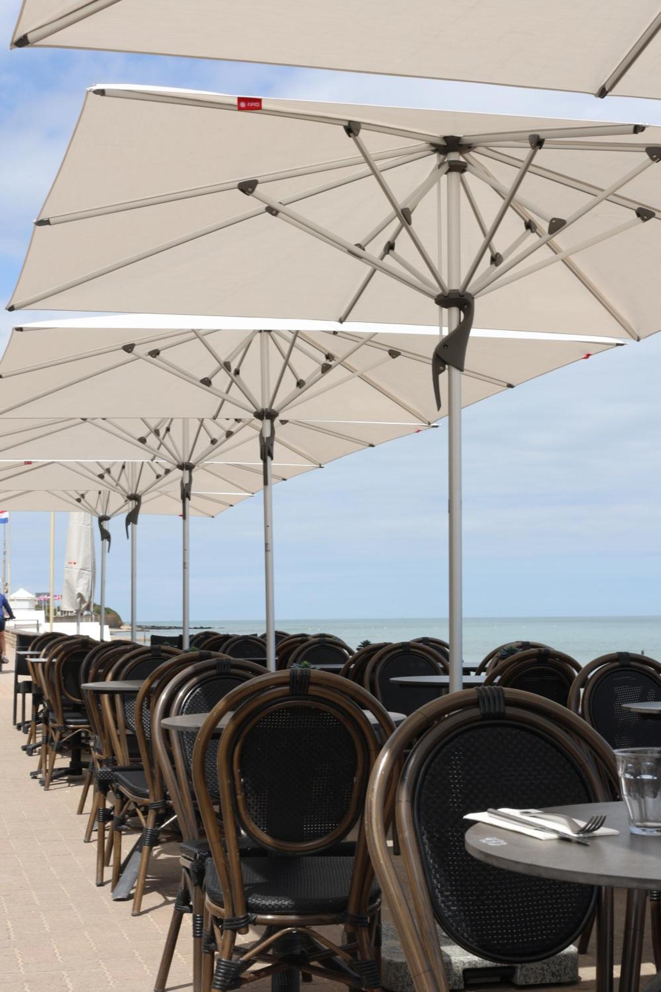 Le Clos Normand Saint-Aubin-Sur-Mer  Exteriör bild